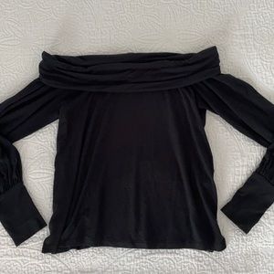 Abercrombie Off-the-Shoulder Longsleeve